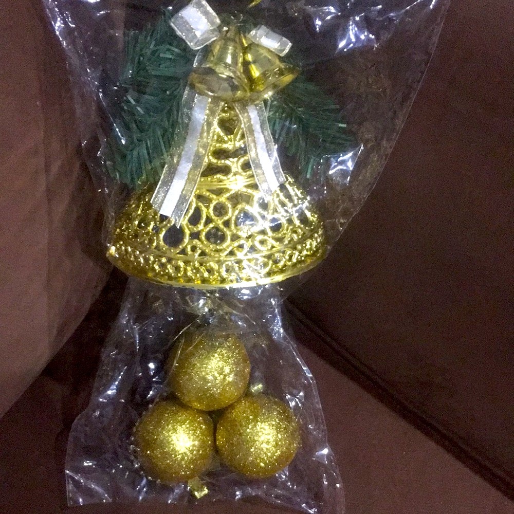 Gold Sparkly Christmas Bell Door Hanger Filigree Ornament Tree Display 4.5" NWT - Picture 2 of 13
